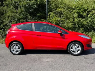 Used Ford Fiesta Zetec 2015 Red Hatchback