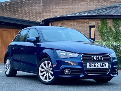 Usado Audi A1 Sportback Sport 122 HP (89 kW) 2012 Azul Citadino