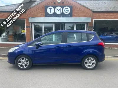 Usado Ford B-MAX Zetec 105 HP (77 kW) 2014 Azul Monovolume
