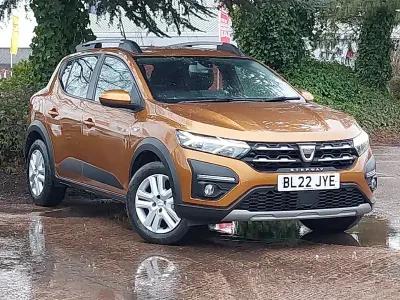Begagnad Dacia Sandero Comfort 91 HK (66 kW) 2022 Orange Halvkombi