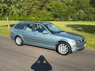 Begagnad BMW 320 2003 Grön Kombi