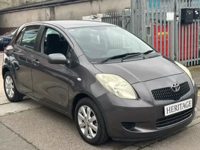 Used Toyota Yaris 87 HP (63 kW) 2008 Grey Hatchback