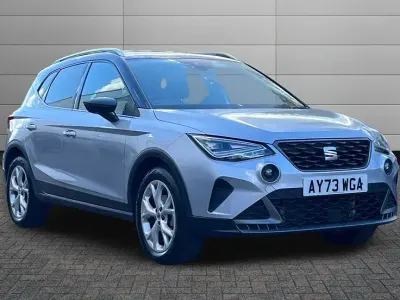 Used Seat Arona FR 110 HP (80 kW) 2023 Urban silver with black roof SUV
