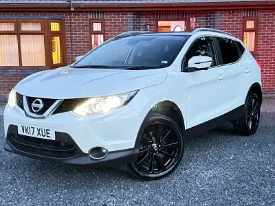 Używany Nissan Qashqai Tekna 131 KM (96 kW) 2017 Biały SUV