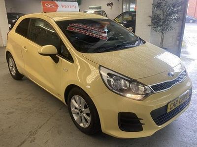 Yellow Used 2015 Kia Rio Hatchback | £4,990 (A bit pricey)