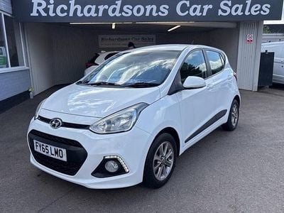 Used Hyundai i10 Premium 87 HP (63 kW) 2015 White Hatchback