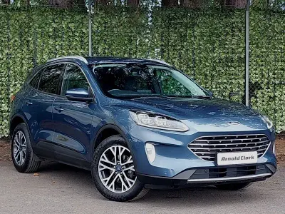 Begagnad Ford Kuga Titanium 150 HK (110 kW) 2023 Blå SUV