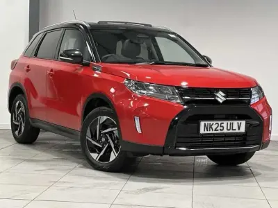 Gebraucht Suzuki Vitara 129 PS (94 kW) 2025 Rot SUV