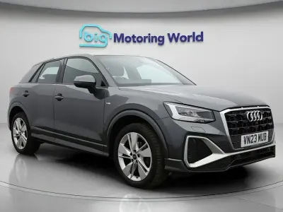 Gebraucht Audi Q2 S-Line 150 PS (110 kW) 2023 Grau SUV