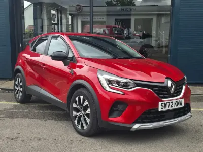 Used Renault Captur Evolution 143 HP (105 kW) 2023 Red SUV