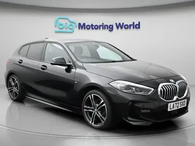 Usado BMW 116 M Sport 116 CV (85 kW) 2022 Negro Utilitario