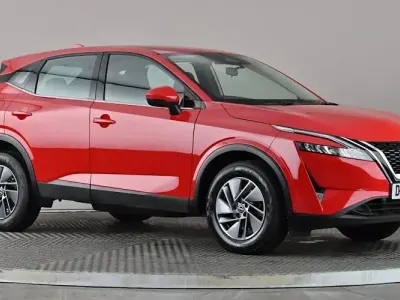 Used Nissan Qashqai Acenta Premium 140 HP (102 kW) 2023 Red SUV