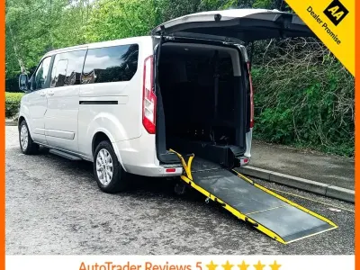 Used Ford Tourneo Titanium 130 HP (95 kW) 2023 Silver MPV