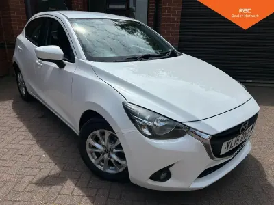 Used Mazda 2 2015 White Hatchback