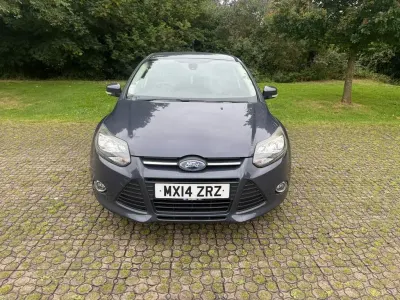 Used Ford Focus Zetec 100 HP (73 kW) 2014 Grey Hatchback