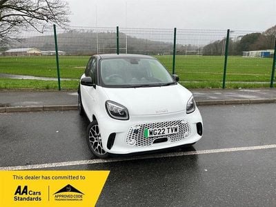 Used Smart ForFour Electric Drive Exclusive 60 kW (82 HP) 2022 White/black Hatchback