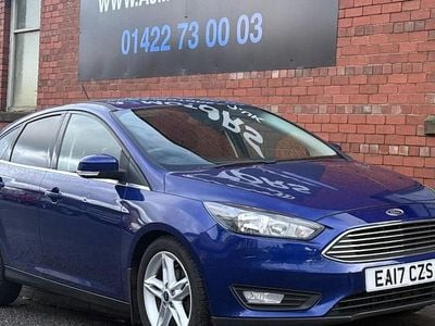 Used Ford Focus Zetec 125 HP (91 kW) 2017 Blue Hatchback