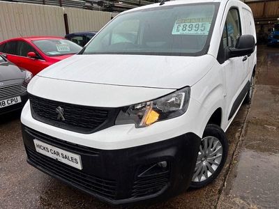 White Used 2020 Peugeot Partner MPV | £8,995 (A bit pricey)