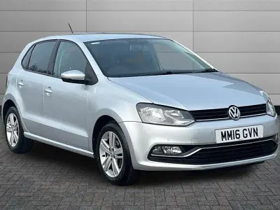 Usado VW Polo Match 90 CV (66 kW) 2016 Plateado Utilitario