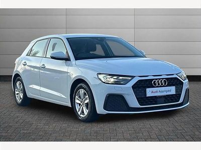 Used Audi A1 Design 95 HP (69 kW) 2021 White SUV