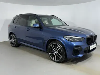 Begagnad BMW X5 M M Sport 2022 Blå SUV
