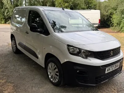 Used Peugeot Partner 131 HP (96 kW) 2022 White MPV