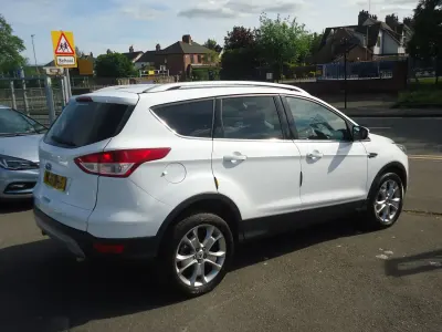 Używany Ford Kuga Titanium 180 KM (132 kW) 2016 Biały SUV