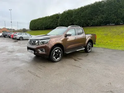 Begagnad Nissan Navara Tekna 190 HK (139 kW) 2020 Brun Pickup