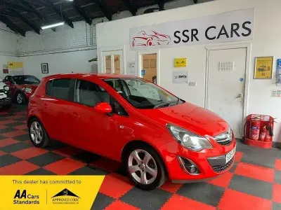 Used Vauxhall Corsa 100 HP (73 kW) 2014 Red Hatchback