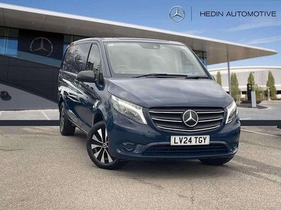 Usado Mercedes Vito Premium 187 HP (137 kW) 2024 Azul Van