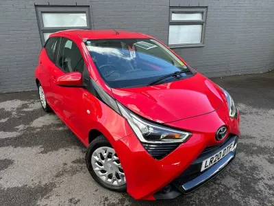 Used Toyota Aygo X-play 72 HP (52 kW) 2020 Red Hatchback