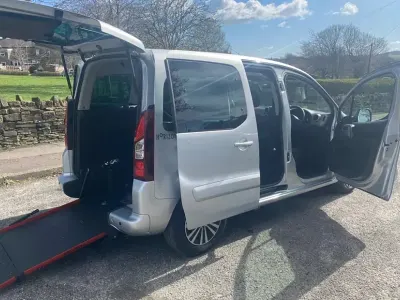 Gebraucht Peugeot TePee Active 98 PS (72 kW) 2019