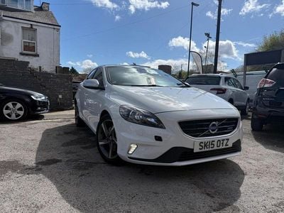 Used Volvo V40 R-Design 190 HP (139 kW) 2015 White Hatchback