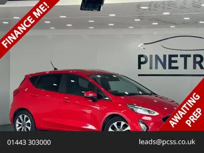 Begagnad Ford Fiesta Trend 125 HK (91 kW) 2021 Röd Halvkombi