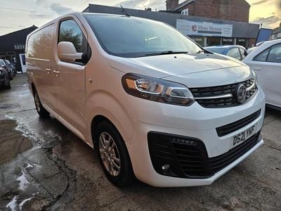 Second-hand Vauxhall Vivaro Sportive 100 CP (73 kW) 2021 Alb Monovolum