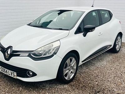 Used Renault Clio IV Dynamique 75 HP (55 kW) 2014 White Hatchback