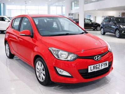 Used Hyundai i20 Active 101 HP (74 kW) 2012 Red Hatchback