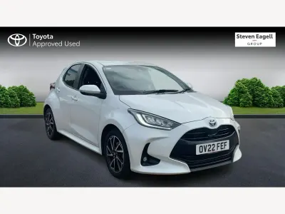 Used Toyota Yaris Hybrid Design 2022 White Hatchback