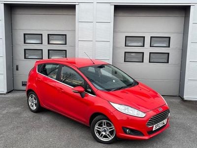 Used Ford Fiesta Zetec 82 HP (60 kW) 2013 Red Hatchback