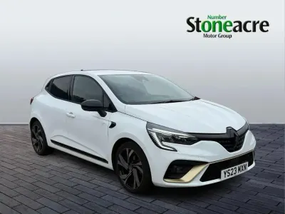 Used Renault Clio Engineered 145 HP (106 kW) 2022 White Hatchback