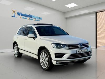 White Used 2015 VW Touareg R-line SUV | £11,450 (A bit pricey)