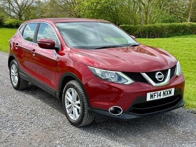 Used Nissan Qashqai Acenta 115 HP (84 kW) 2014 Red SUV