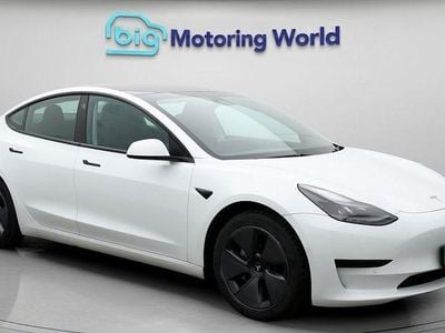 Used Tesla Model 3 Standard Range Plus 239 kW (325 HP) 2021 White Sedan