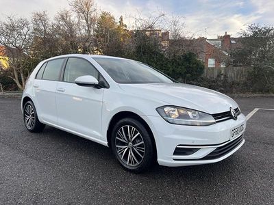 White Used 2018 VW Golf VII SE Hatchback | £8,950 (Fair price)
