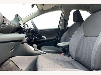 Used Toyota Yaris Hybrid Design 116 HP (85 kW) 2023 Silver Hatchback