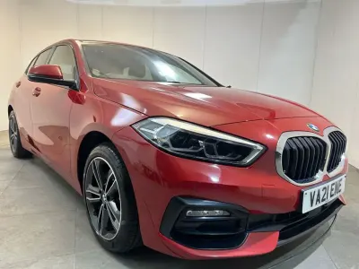 Used BMW 118 Sport Line 136 HP (100 kW) 2021 Red Hatchback