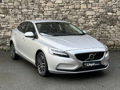 Silver Used 2018 Volvo V40 Momentum Hatchback | £12,249 (Fair price)