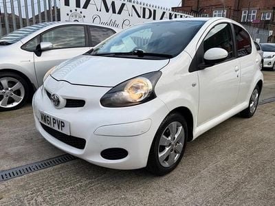 Used Toyota Aygo 67 HP (49 kW) 2012 White Hatchback