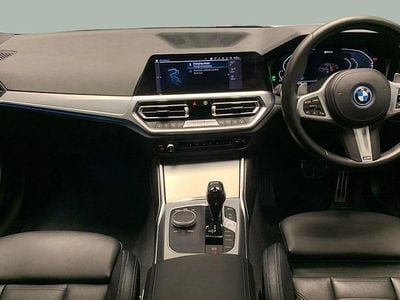BMW 330e