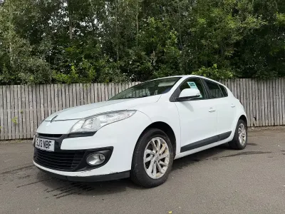 Used Renault Mégane III Expression+ 110 HP (80 kW) 2013 White Hatchback
